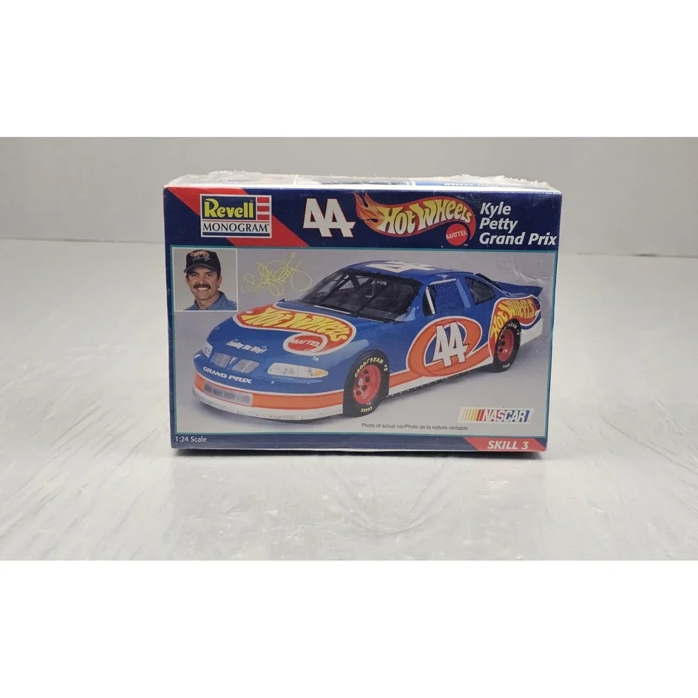 REVELL/MONOGRAM Kyle Petty Hot Wheels #44 Grand Prix NIP Factory Sealed